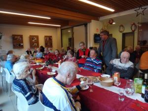 NOVOLETNO OBDAROVANJE STAREJŠIH IN OTROK 2